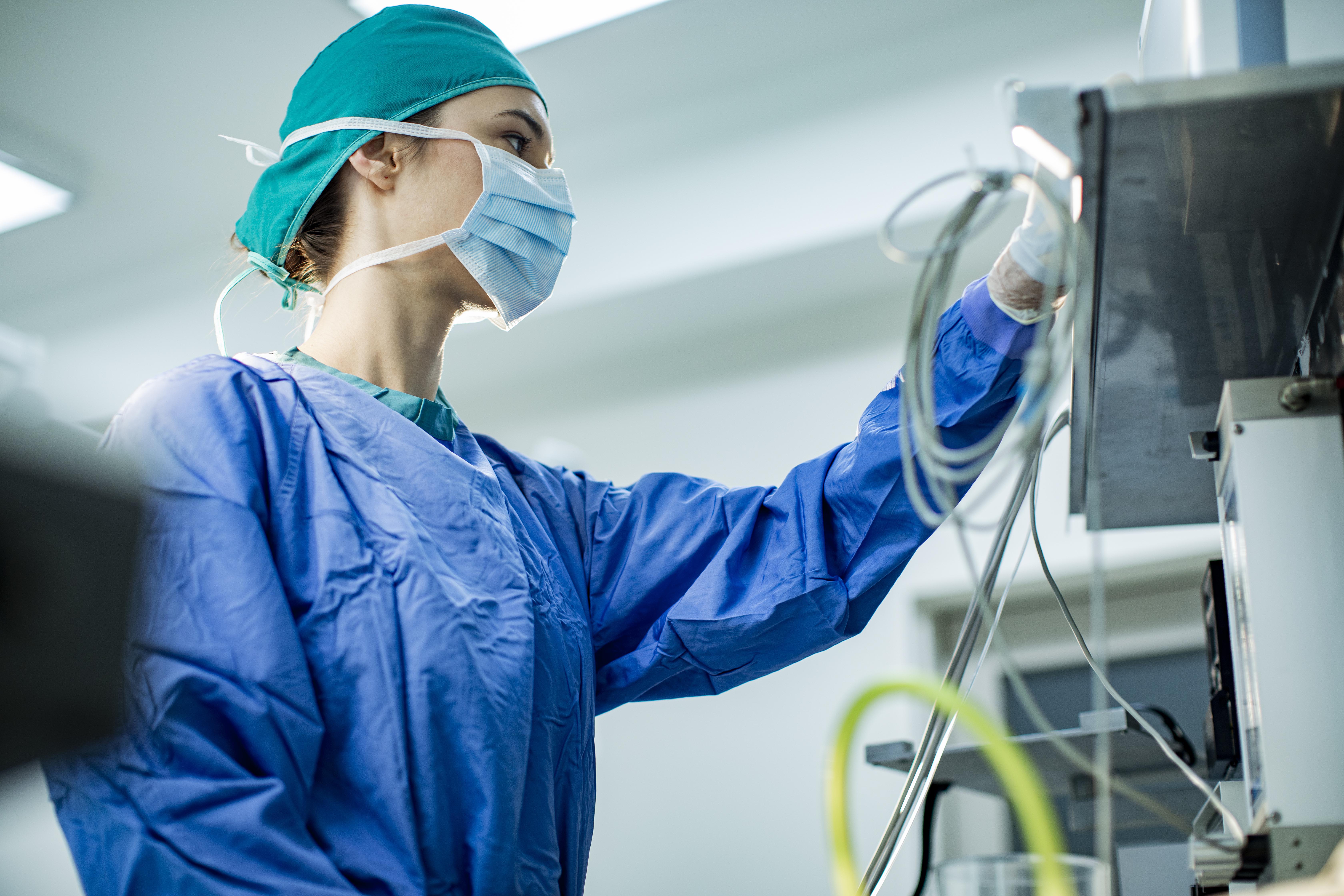 Reusable PPE gowns get government green light – potentially saving NHS £1bn+ a year