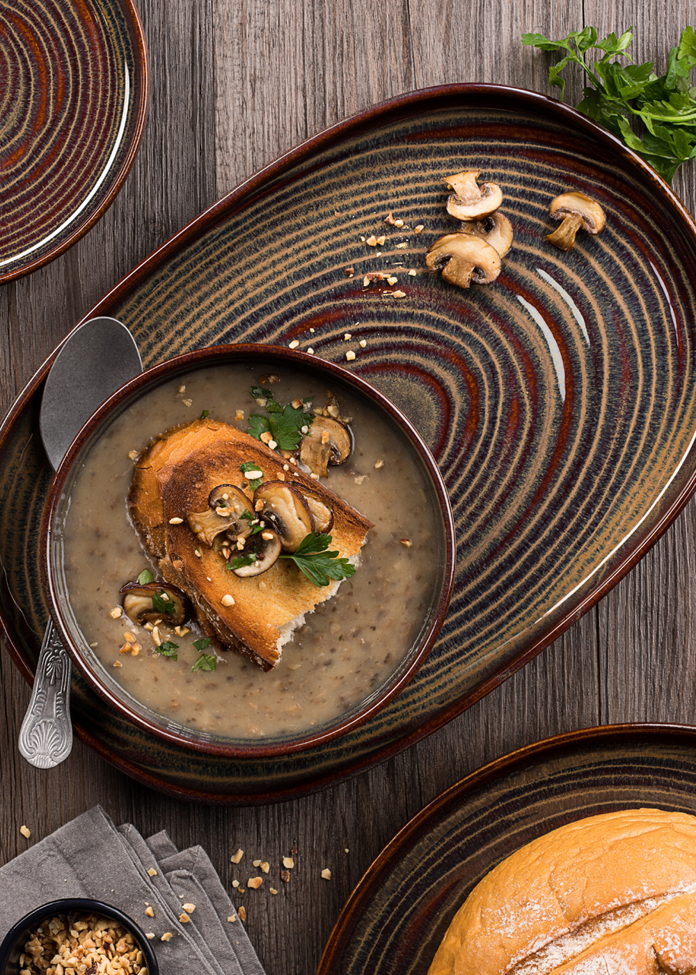 Circles within circles: Santo collection brings focus to the tabletop