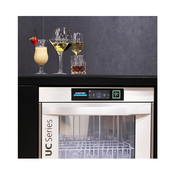 Sparkling glass made easy with the UC Excellence-iPlus from Winterhalter